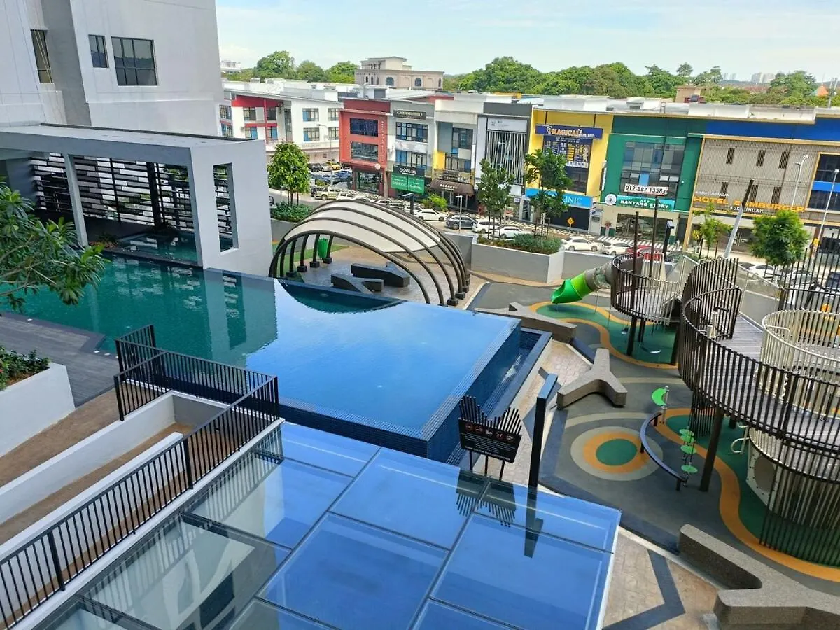 新山Sky Trees 2 Guests Aeon Nflix Balcony Pool B4公寓 0*, 新山 马来西亚