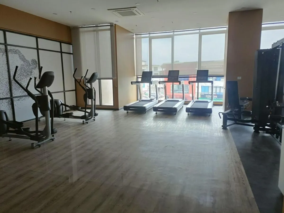 新山Sky Trees 2 Guests Aeon Nflix Balcony Pool B4公寓 公寓 新山